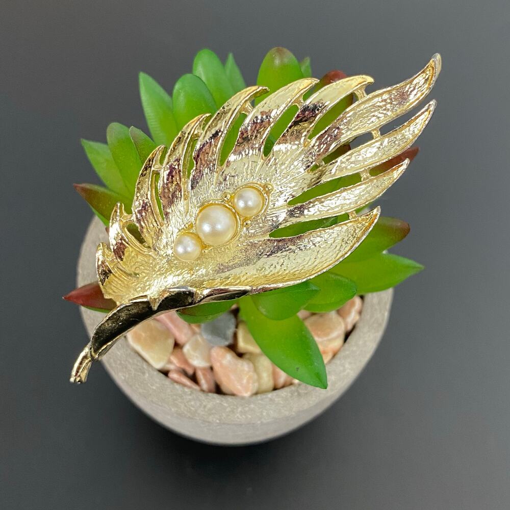 Vintage Gold Tone Feather Brooch Pearl Accent Statement Pin